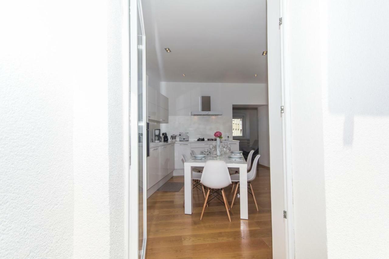 Appartment In Center With Parking Póla Kültér fotó